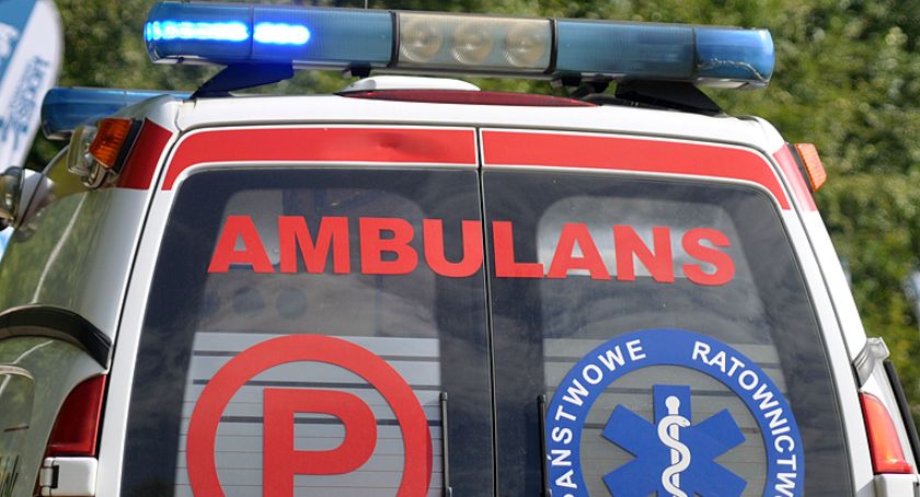 Zderzenie nastoletnich rowerzystów - jeden trafił do szpitala