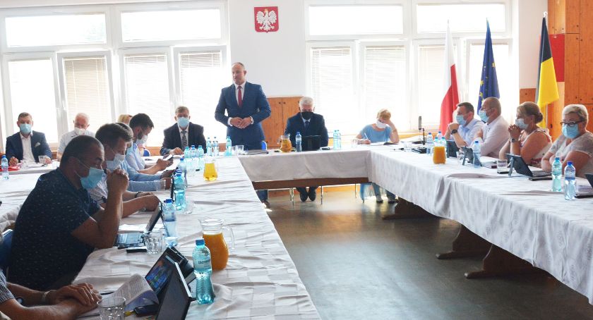 Radni ocenili wójta. Były zastrzeżenia, ale Bernard Grucza z jednogłośnym absolutorium 