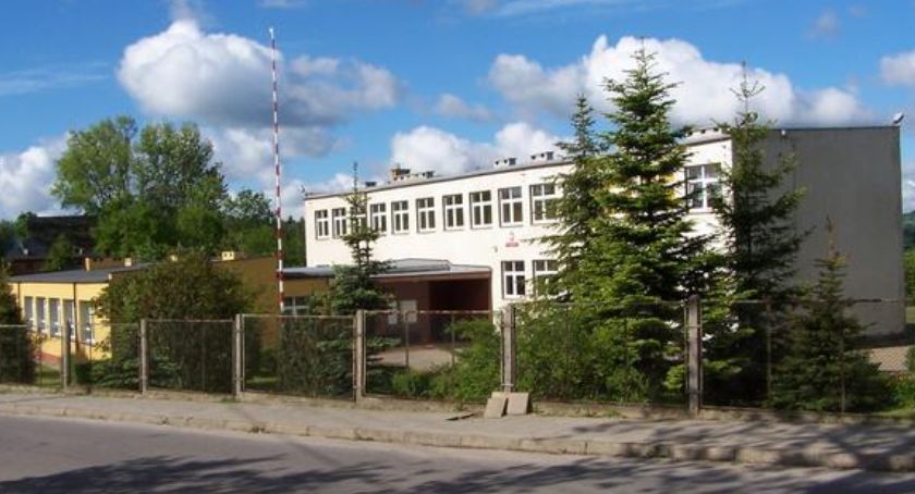 Gmina szuka wykonawców projektów sal gimnastycznych w Mirachowie i Koloni