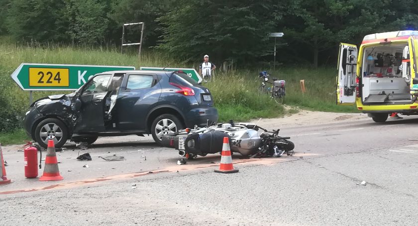 Kobysewo. Wypadek z udziałem samochodu i motocykla