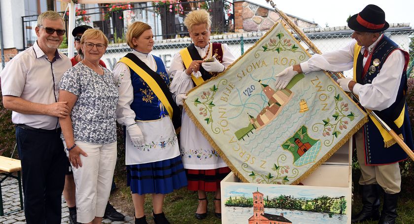 Na 800-lecie Chmielna zamurowano kapsułę czasu - zostanie otwarta za 200 lat