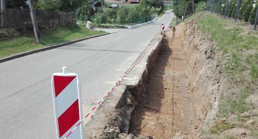 Rozpoczęła się budowa chodnika w Starej Hucie