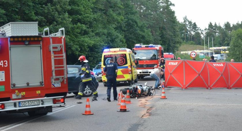 Nie żyje motocyklista ranny w wypadku w Kobysewie