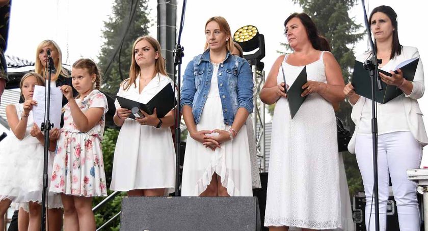 Zebrali i wyśpiewali ponad 11.000 złotych na walkę z rakiem dla pani Teresy 