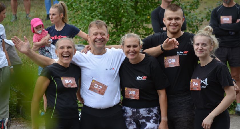 Mierzyli się z bagnami, górami żwiru i własnymi słabościami - Bieg Twardego za nami