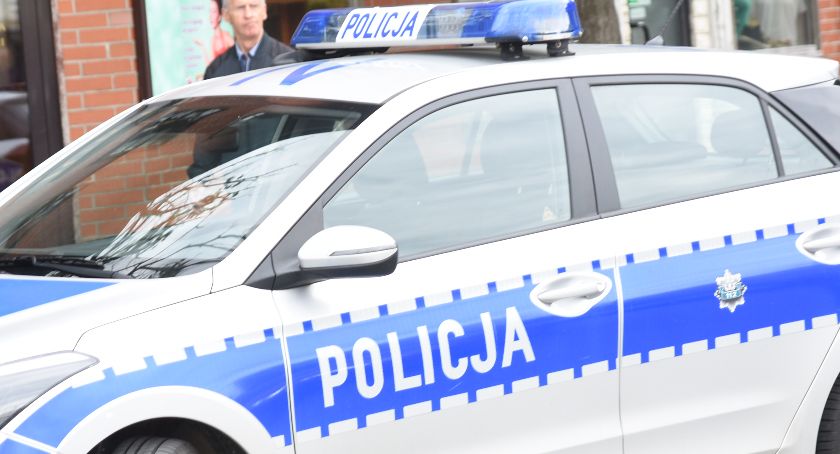 Kolizja trzech aut w Leźnie - jedna osoba poszkodowana
