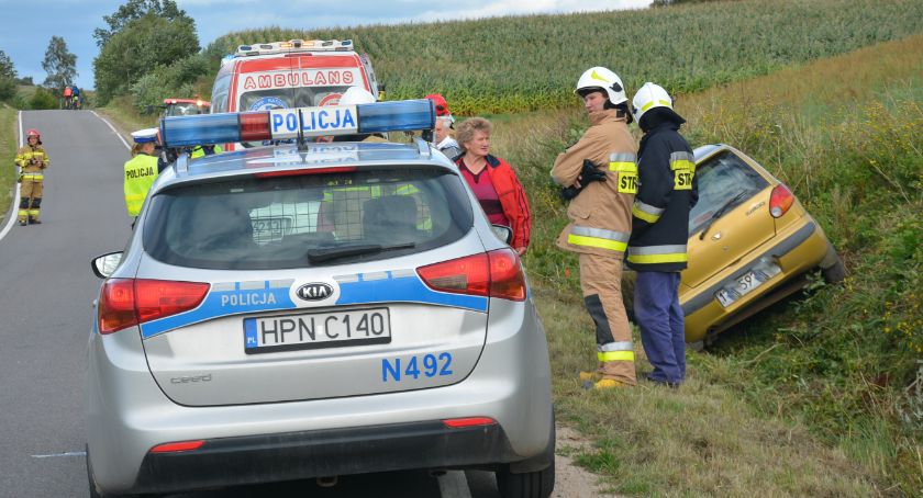 Łączyńska Huta. Matiz wpadł do rowu