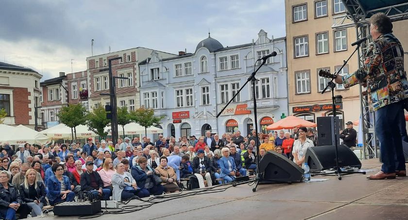 Mariusz Kalaga wystąpił na Rynku w Kartuzach