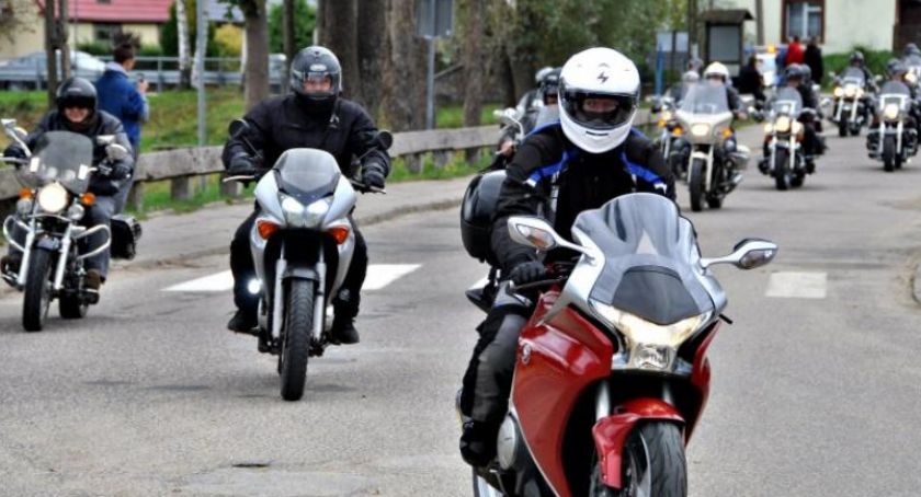 Zakończenie sezonu motocyklowego w Mściszewicach z akcją szczepień