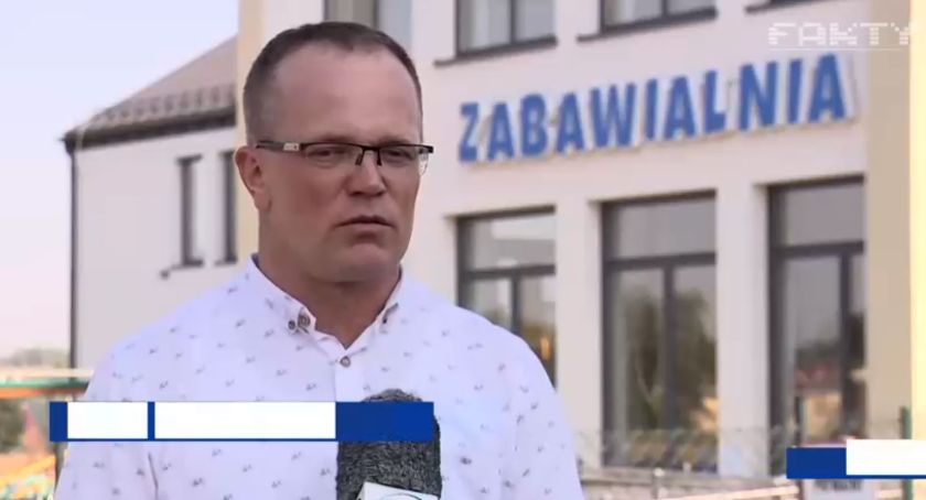 Na drodze do szkoły wyrosła brama - TVN o sporze w Gowidlinie