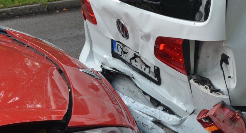 Kartuzy. Zderzenie z udziałem czterech pojazdów na Wzgórzu Wolności