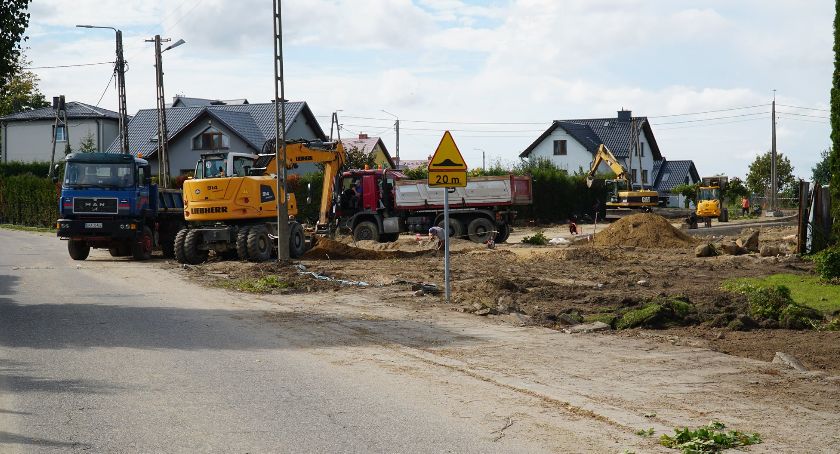 Trwają prace przy przebudowie ul. Bursztynowej w Przodkowie