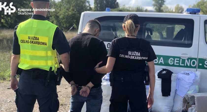 Akcja KAS na giełdzie w Chwaszczynie - ujawniono nielegalną galanterię wartą 7 mln zł