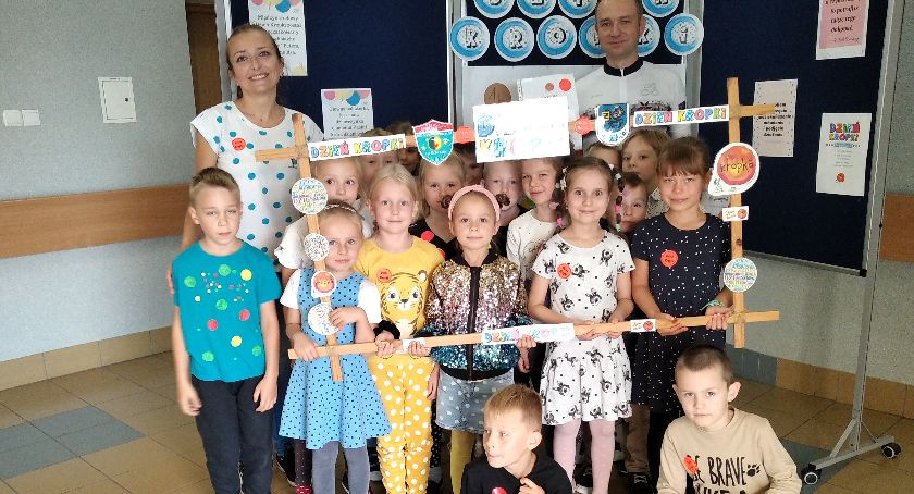 Żukowo. Międzynarodowy Dzień Kropki w żukowskiej podstawówce nr 2