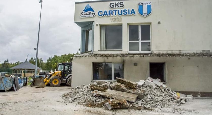 Trwa przebudowa budynku Cartusii przy stadionie