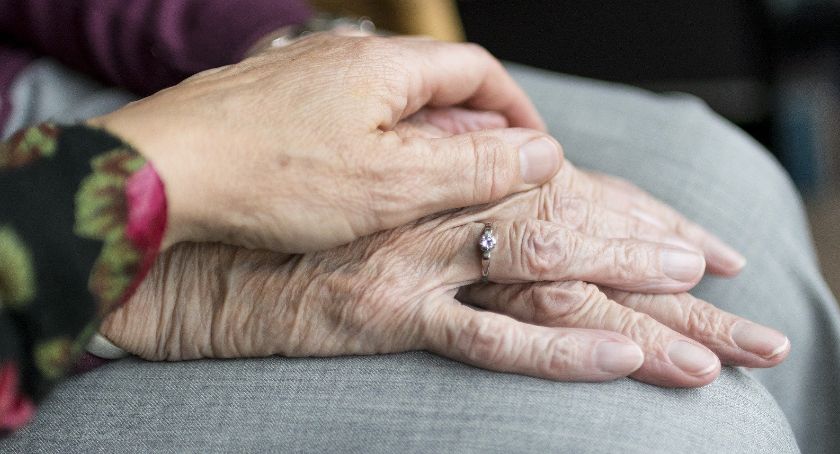 Chcą pomóc bliskim chorych na Alzheimera - GOPS Sierakowice organizuje szkolenie