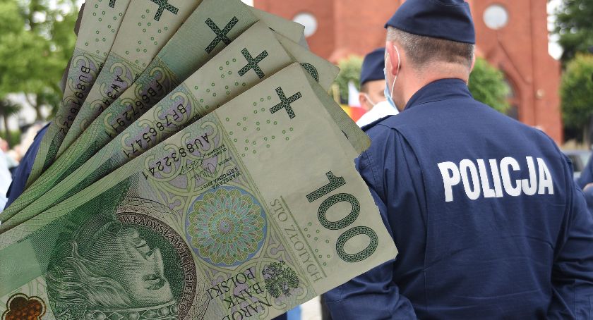 Udawał policjanta, za pieniądze chciał uchronić jej syna przed więzieniem