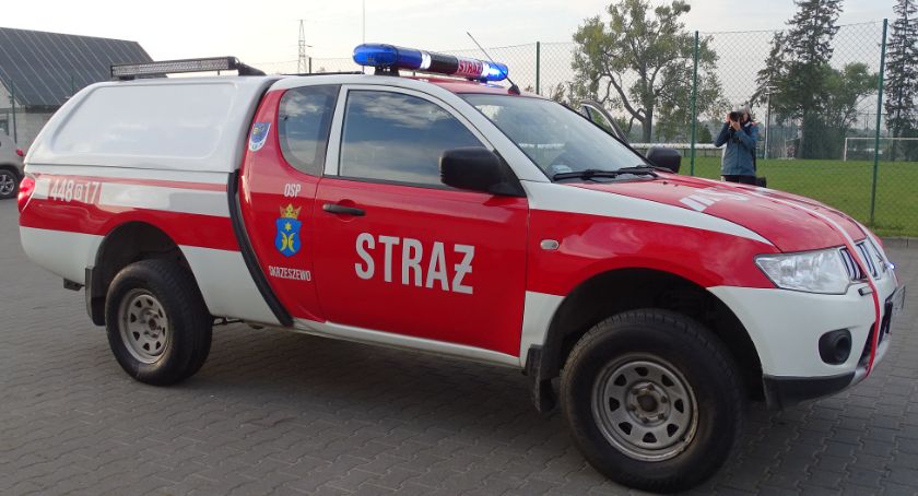 Skrzeszewscy strażacy otrzymali w prezencie terenowy samochód bojowy