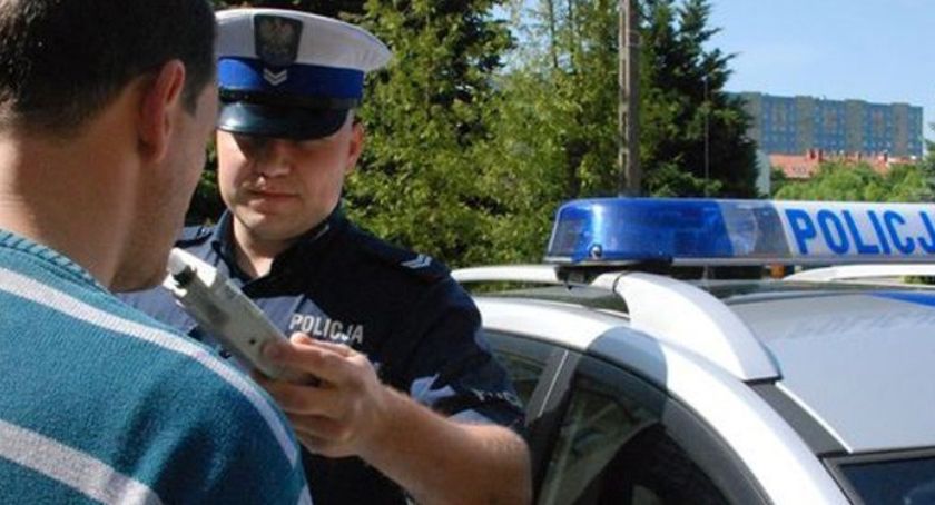Leźno. Pijany 17-latek za kierownicą volkswagena