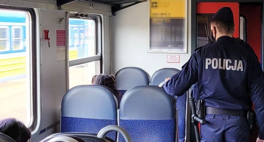 Prawie 500 interwencji policji w związku z brakiem maseczek