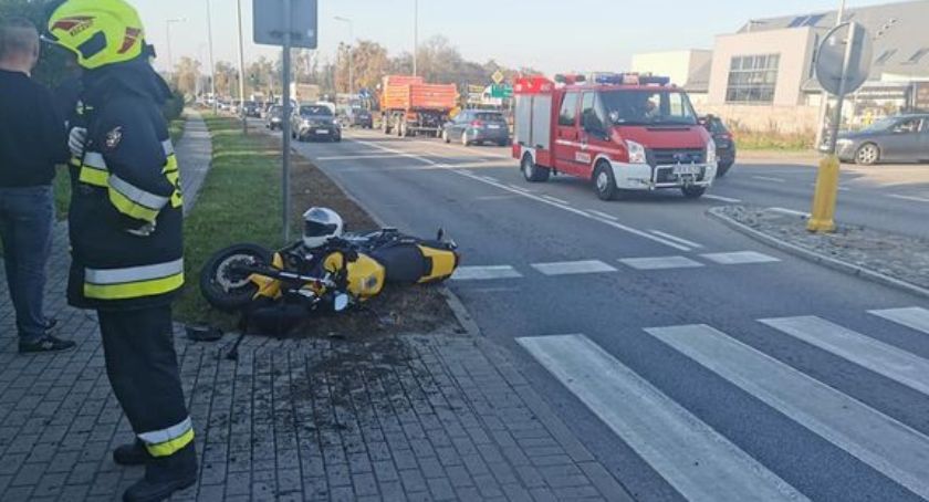 46-letni motocyklista ranny w wypadku w Leźnie