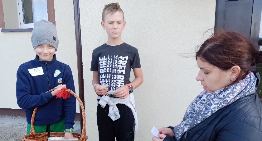 Uczniowie SP w Podjazach sprawdzali, czy starsi tabliczkę mnożenia znają!