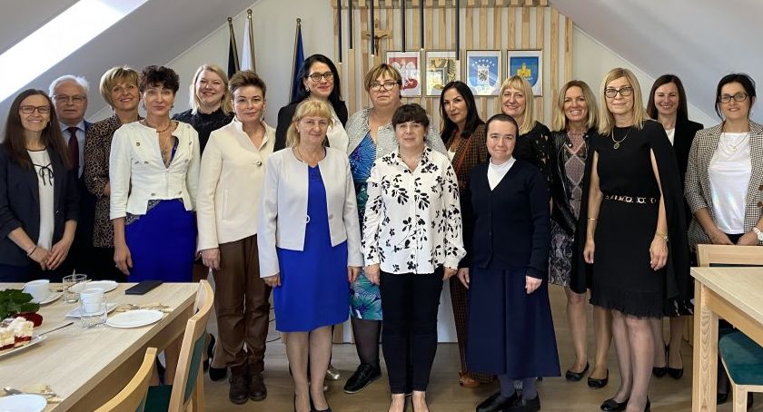 Somonino. Wójt nagrodził wyróżniających się nauczycieli