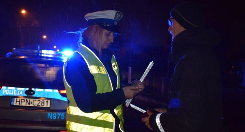 W trosce o pieszych i rowerzystów - w czwartek wzmożone kontrole policji