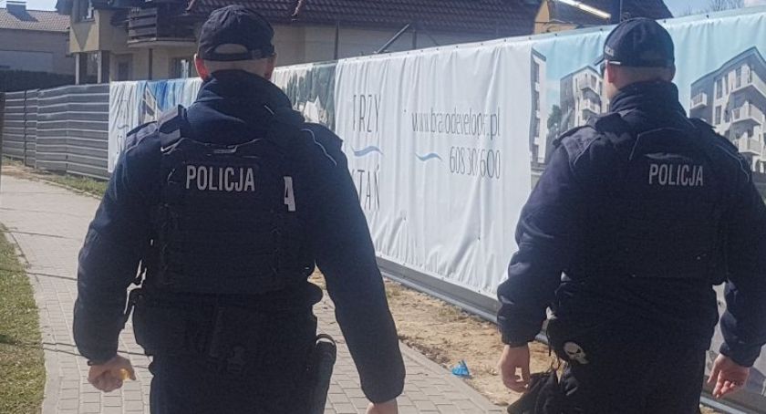 W piątek posypały się mandaty za nieprzestrzeganie obostrzeń