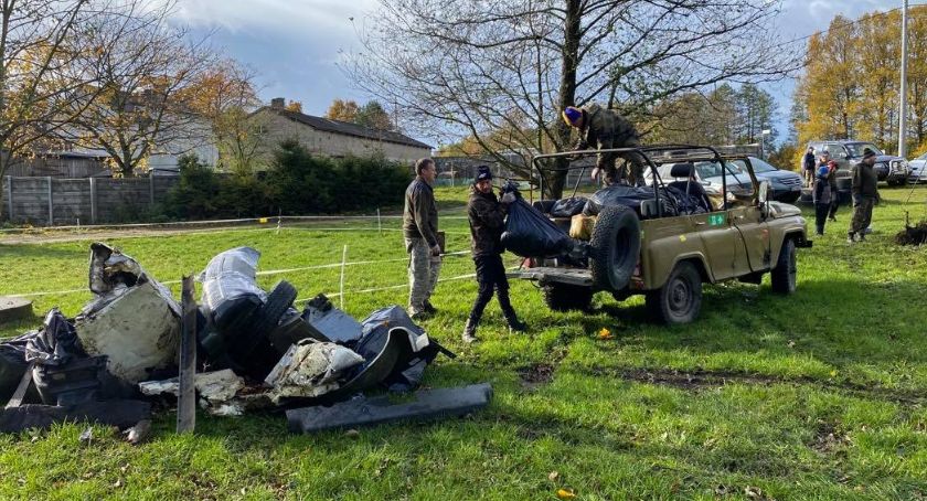 Miłośnicy pojazdów terenowych sprzątali las