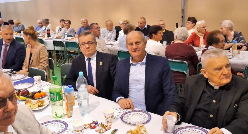 Borkowo. Październikowa Wieczornica Papieska i Dzień Seniora
