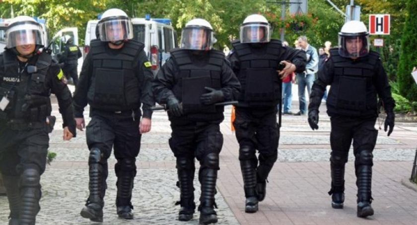 Policjanci potajemnie wysyłani na granicę z Białorusią