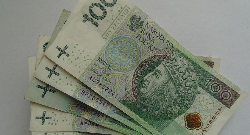 Chciała sprzedać buty, z jej konta zniknęło 1.000 złotych