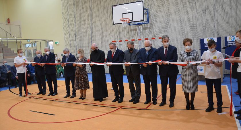 Załakowo. Spełniły się marzenia mieszkańców - przy szkole powstała sala gimnastyczna
