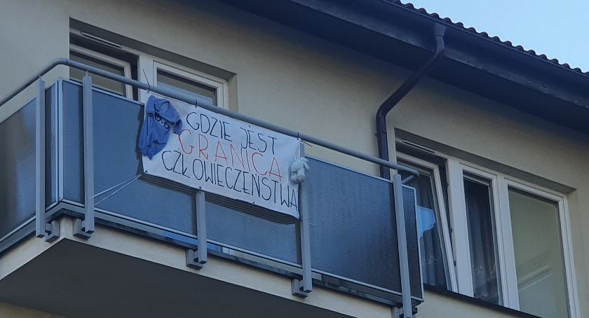 Gdzie jest granica człowieczeństwa? Niemy protest na jednym z kartuskich osiedli