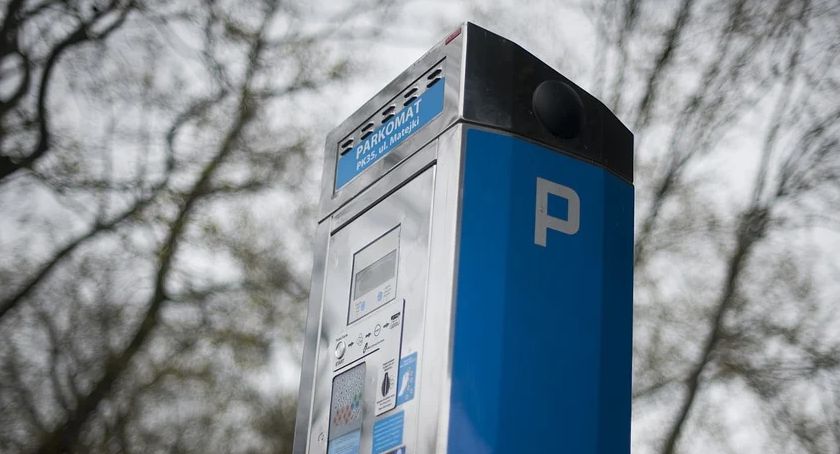 Spore zmiany w systemie płatnego parkowania w Kartuzach 