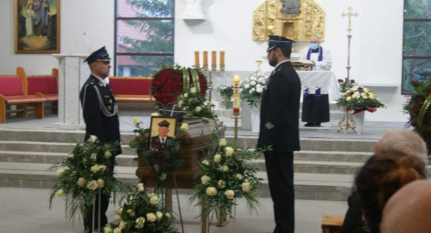 Strażacy pożegnali dha Kazimierza Bastiana - wieloletniego prezesa OSP Banino