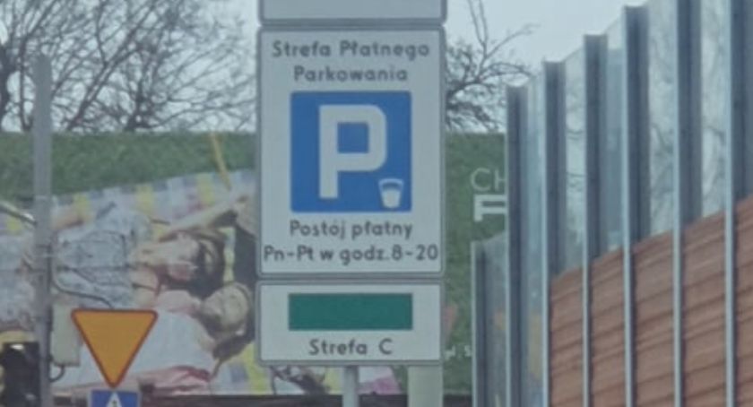 Kartuzy. Burza wokół opłaty parkingowej. Urząd przyznaje, że popełnił błąd
