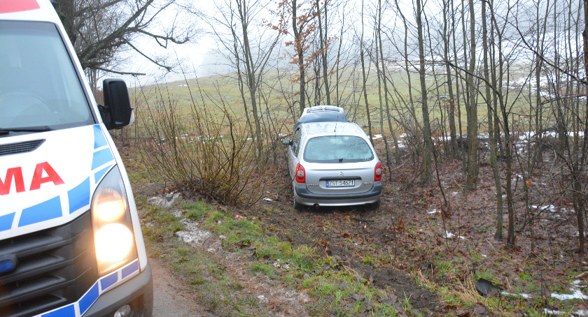 Dolina Jadwigi. Citroen wypadł z trasy - poszkodowana kobieta