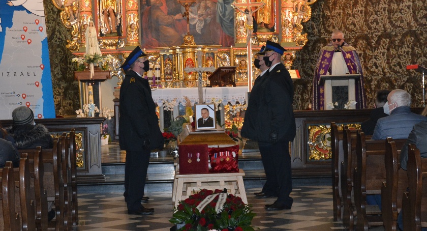 Strażacy pożegnali swojego dowódcę - asp. sztab. Jarosława Bronka