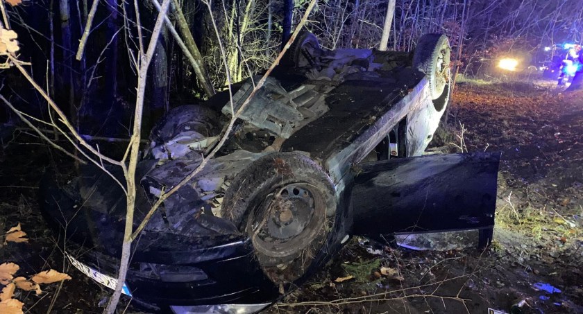 Starkowa Huta. Kobieta dachowała BMW