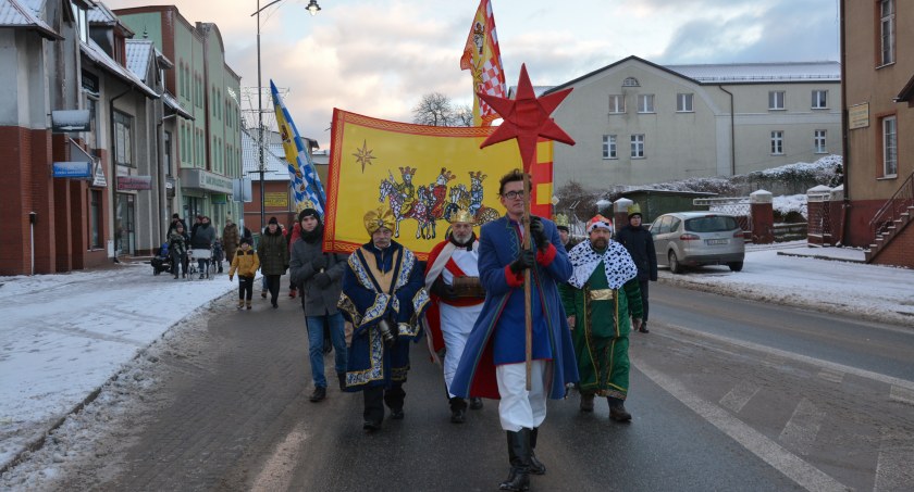 Ulicami Sierakowic przeszedł Orszak Trzech Króli