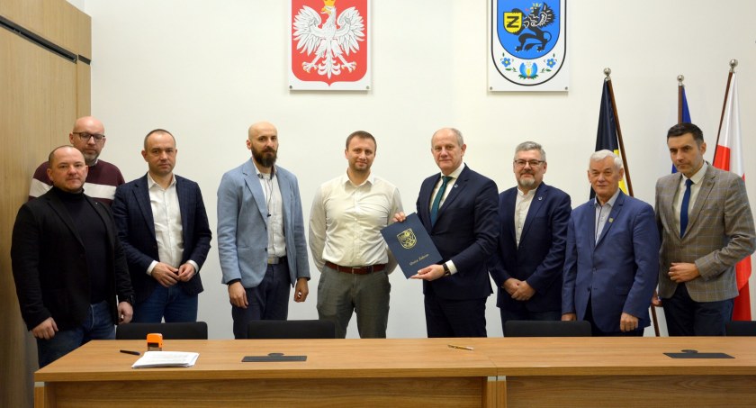 Żukowo. Umowa na modernizację kolejnych dróg podpisana