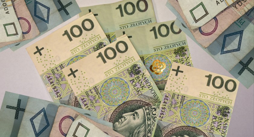 ZUS rozpoczął wypłatę świadczeń 500plus