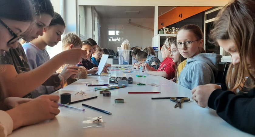 Pierwszy tydzień ferii w Chmielnie za nami - dzieci uczyły się ekologii i recyklingu