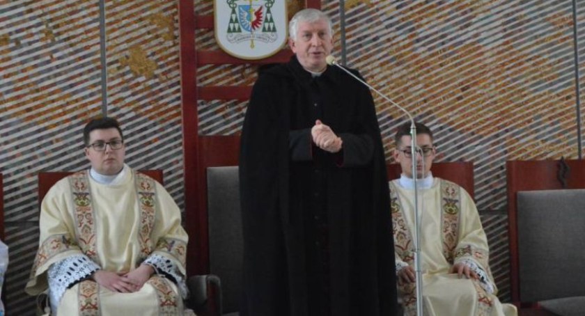Biskup Ryszard Kasyna apeluje o modlitwę za Ukrainę