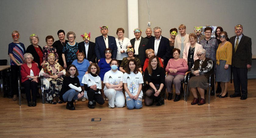 Kartuzy. Seniorzy bawili się na balu karnawałowym