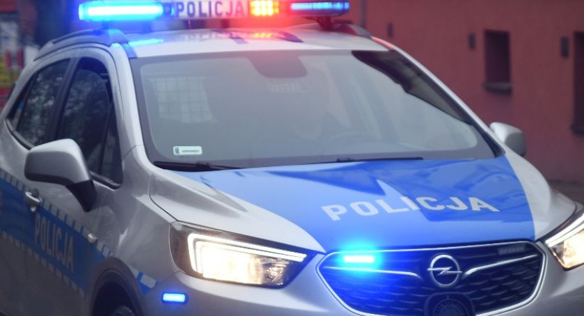 Znieważył policjantów, a podczas interwencji postanowił załatwić swoją potrzebę fizjologiczną 