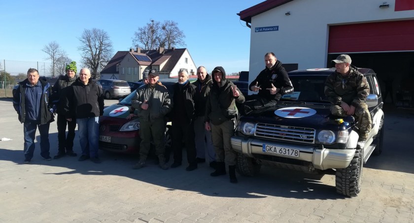 Kolejne dwa samochody pojechały na Ukrainę. 