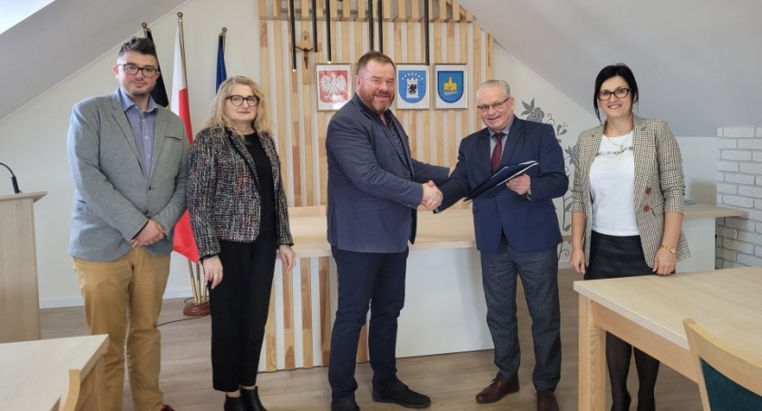 Rozpoczyna się budowa sieci kanalizacyjnej w Starkowej Hucie